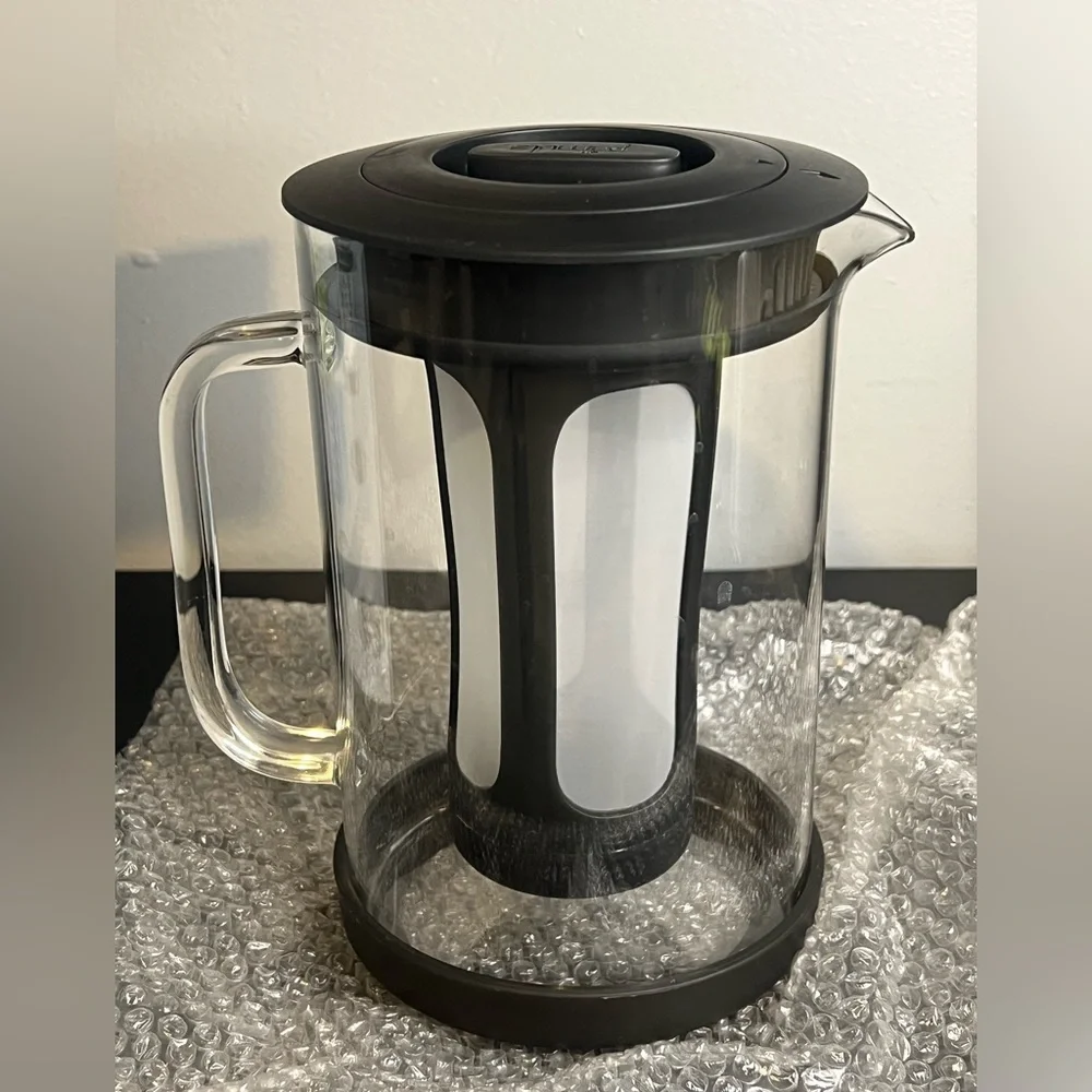 Primula cold brew coffee maker.